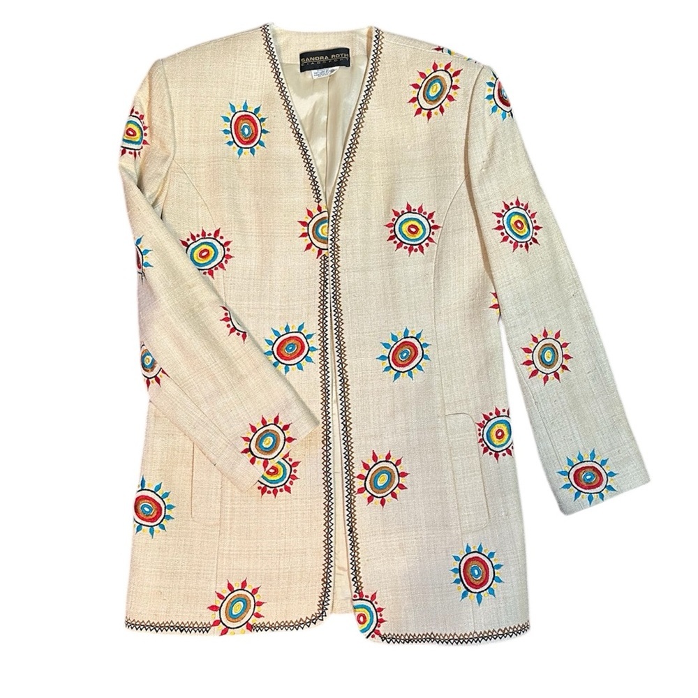 Stunning 100% silk Vintage Unique  Embroidered Cream blazer